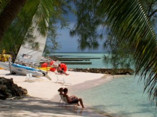Rum Point Beach, Grand Cayman. Lhb1239 via Wikimedia Commons.